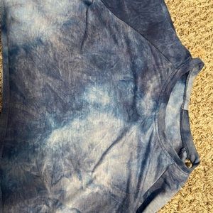 Cropped shoulder shirt!